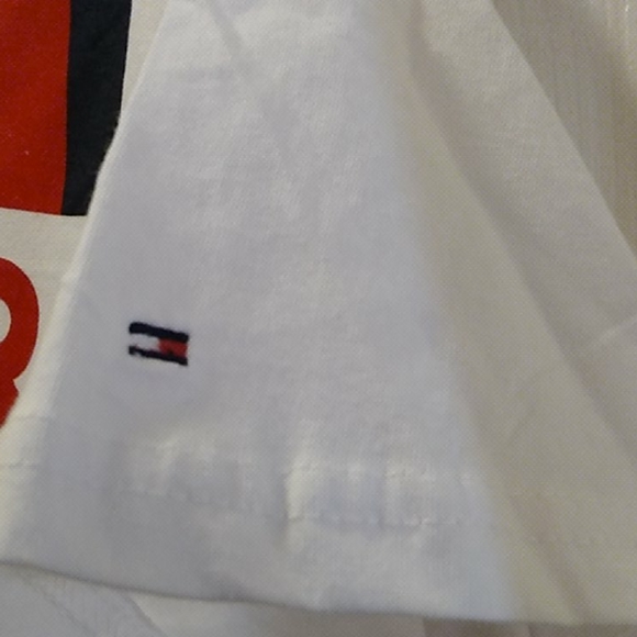 Nwt Tommy Hilfiger Tshirt L16-18 - Picture 2 of 8